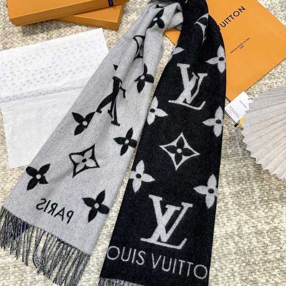 Louis Vuitton wool scarf - Picture 3 of 9
